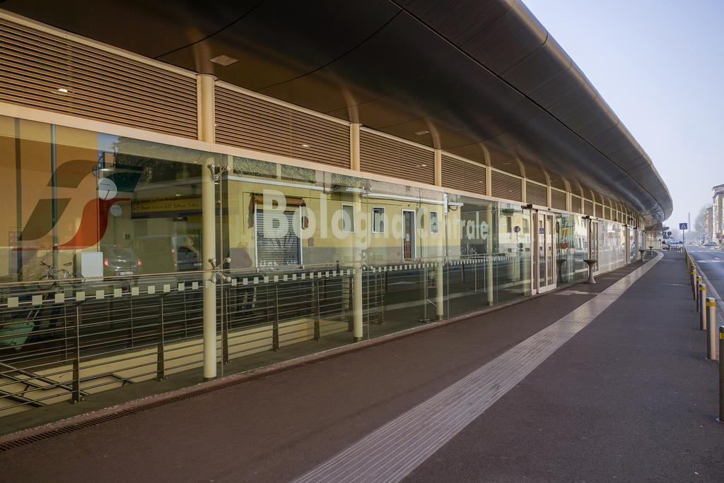 בולוניה Residence Railway By Studio Vita מראה חיצוני תמונה
